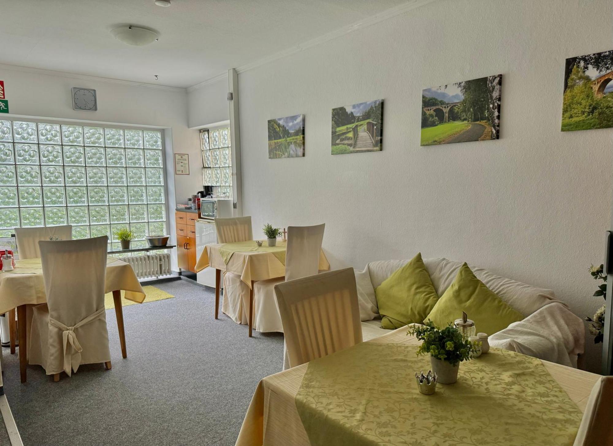 Frühstückspension Zur Krone Bad Endbach Exterior foto